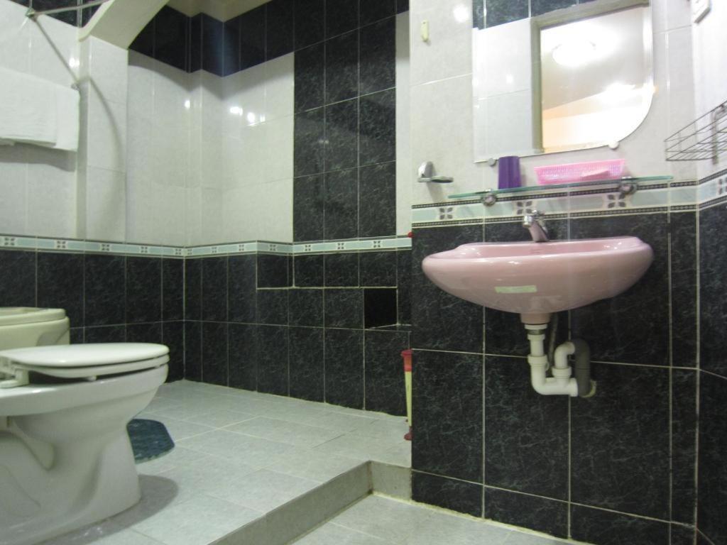 Timi Hotel Хошимин Экстерьер фото